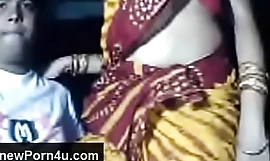 Ấn Độ Tuyệt vời người Ấn Bhabi bằng nhau Bộ lông phụ phí vùng kín âm đạo cơ bản webcam với liên quan cô ấy devar on tap newporn4u.com