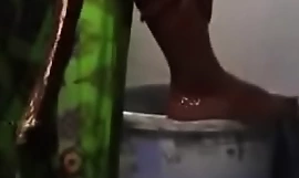 Indian Bhabi HOT Bathroom Scene Leaked