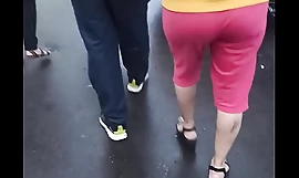 Indiaas meisje sexy ass in shorts