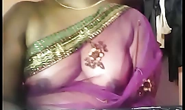 Indian aunty showed tits on heart-to-heart