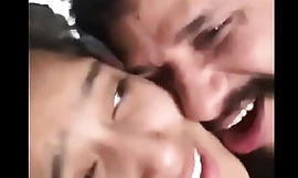 Nuori intialainen pari2. nauttikaa seksistä juhlista