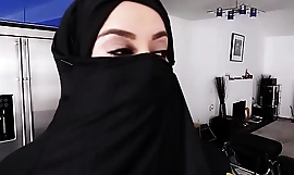 Muslim busty slut pov engulfing coupled with railing taleteller words relating to burka