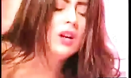 هندية ممثلة مارس الجنس هارد في جماع شريط - AuntyPie XNXX إباحي فيديو