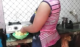 Devar Ne Bhabhi Ko Kitchen Me Choda Khana Banate Nhuộm cờ bằng âm thanh tiếng Hindi