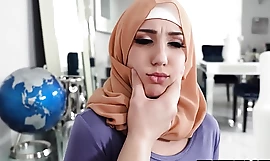 Arab teen maid with hijab Violet Bijouterie caught stealing money by her client