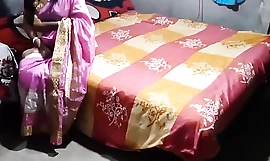 Desi indyjska różowa sari prawie i ziewająca przepaść kurwa (oficjalne wideo dowcipy Localsex31)