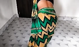 Green Saree indien mature sexe à l'hôtel Fivester (vidéo sanctionnée par Localsex31)