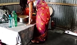 Rød Saree Nød bengalsk Boudi sex (Officiel video Af Localsex31)